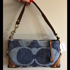 Coach Signature Carly bag